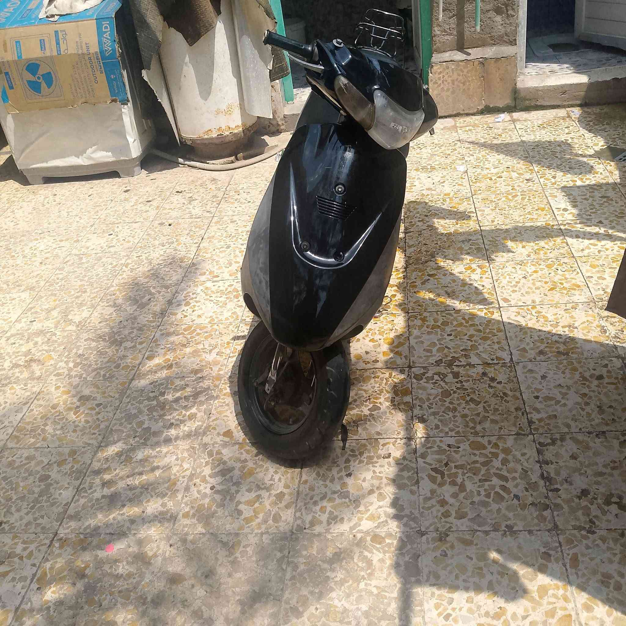 سلام عليكم دراجه ساسوكي أوراق نظيفه جدا  للبيع السعر 450 بيه مجال شراي يتصل على الرقم أو على ***********
