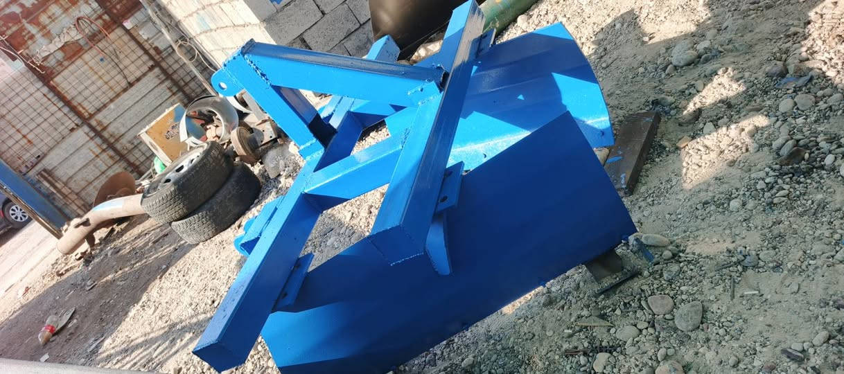 تصنيع كافة الالات الزراعيه اسطه سلام يايجلي  
سجينه 12ملم شاصي 6ملم جلايه درجه اوله سعر 675بي مجال كلش قليل مكان كركوك يايجي 
***********
***********
