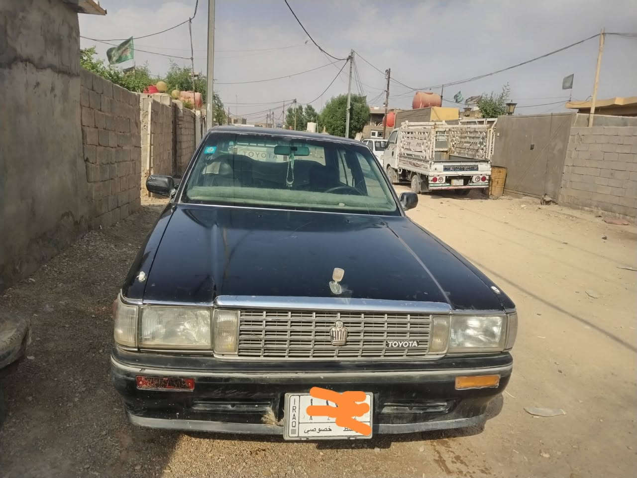 سيدان • موديل ٨٩ • رقم واسط