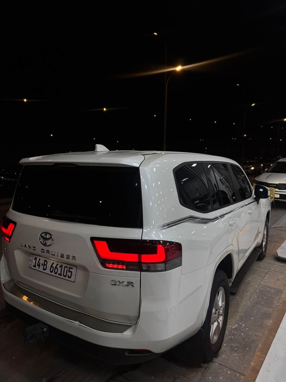 لاندكروز GX • SAS • مكفولة