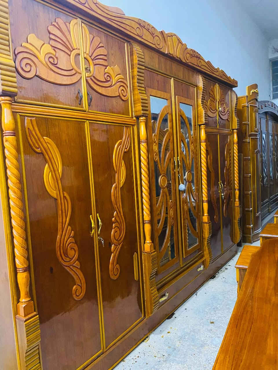 غرفة نوم عراقي مستخدم اخو الجديد وباسعار مناسبة شغل درجة اولى مرتب ضهر جرجوبة توصا احطاطة صاج خارج داخل 
السعر 875 الف وبيها مجال للطيبين 
رقم الهاتف ***********
