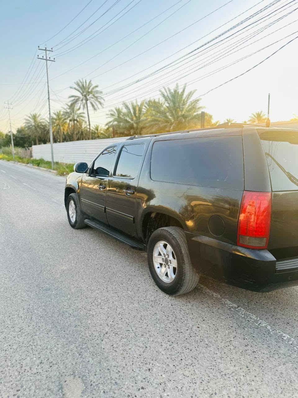 السلام عليكم سياره جمسي للبيع أدوات  ادوات ادوات كير ومكينه خير من الله تبريد ثلج بيها ضربه بالجاملغ الخلفي مصبوغه عام بدون كص  السعر٤٥    للاستفسار اتصل ***********
