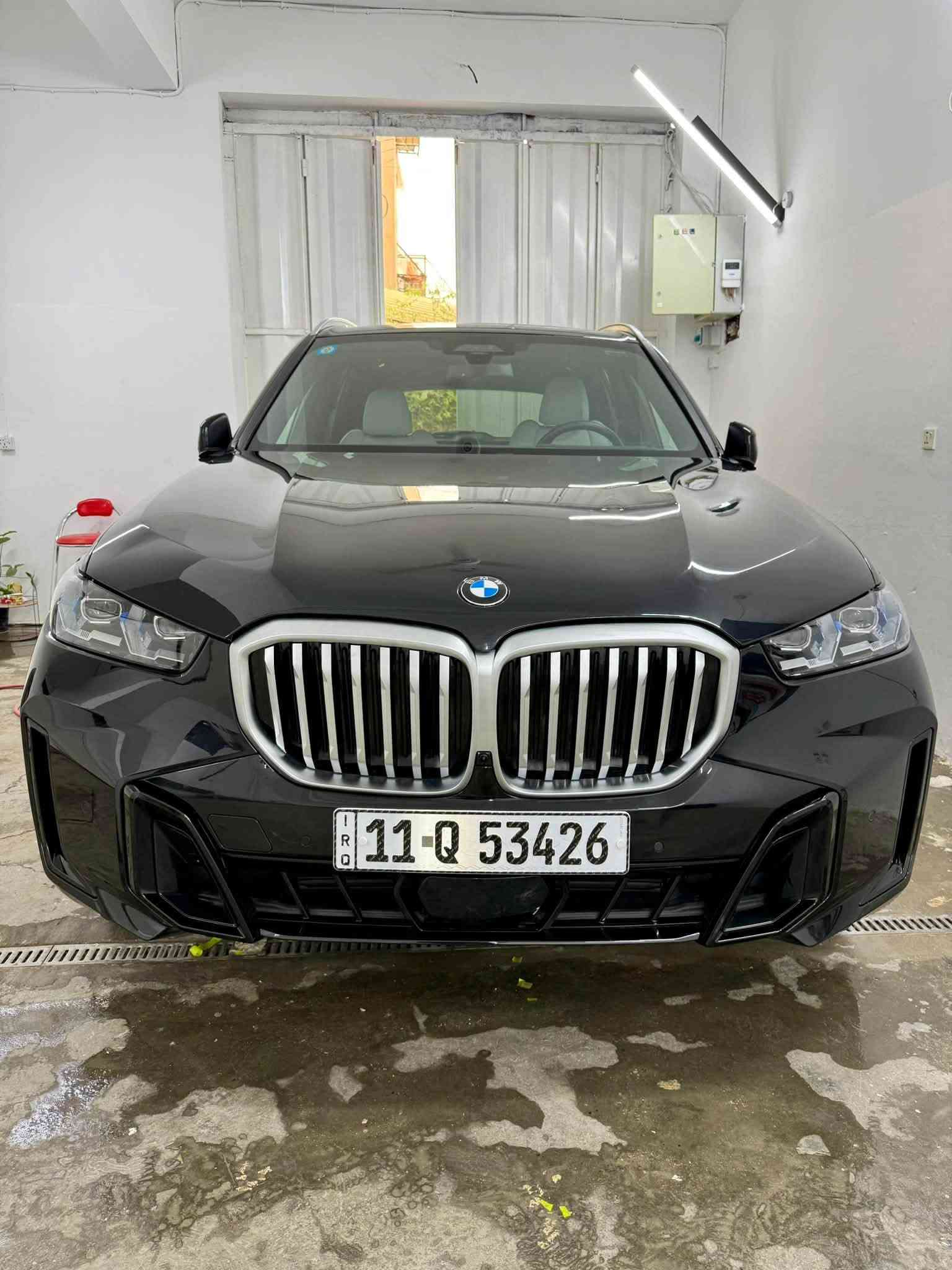 Bmw X 5 40i xdrive 2024 ..دفع رباعي مو ثنائي ..
Driver assistance professional  
  ***للبيع مو للمراوس ***
ماشية 15 الف ميل اللون اسود ميتالك ،داخل ابيض 
تغليف ppf فرنسي براند hexis ب ٢٥٠٠$ مو تجاري
حادث بسيط دعامية ،بدون نقص صفر مسج،اخت الزيرو الداخل والكشنات زيرو بدون اثر استخدام وكشر السيارة جديد لاشخوط ولا رصعات ولاسمكرة ماتبين وارد امريكا,
مكان السيارة بغداد - الجادرية
السعر 50000$ 
للتواصل واتساب فقط ***********
