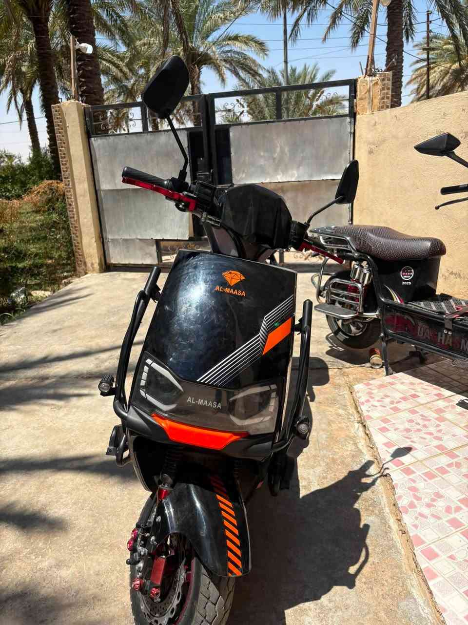ألماسه 2026باتريات تقره 8السعر 600وبي مجال ابيع كشر علمود مادوخني من وره الباتريات انه فحصته بيدي تقره 8 الستفسار اكثر تصل عله هاذ الرقم *********** بعده اخو الجديد ماطلع بي من البيت للدوام بس
