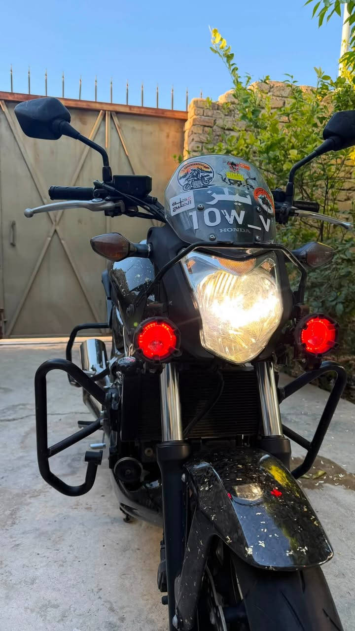 🏍️ للبيع | Honda NC700S
🔥 بيع نقد أو قسط
✅ التقسيط عبر منصة ماستر كارد الرافدين فقط.

📌 مواصفات الدراجة:

* كاربون فايبر أصلي من الوكالة (مو لاصق ولا تلبيس).
* ماشية 60,000 كم.
* مكفولة مكينة + كير + كهرباء.
* رقم وسنوية باسمي، والتحويل يتم ثاني يوم.

💰 السعر: 33 ورقة، وقابل للتفاوض بالمعقول.

📞 للتواصل (اتصال أو واتساب):
***********
