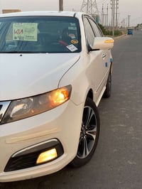 اوبتيما • ٢٠١٠ • بنزين ٢٠٠٠