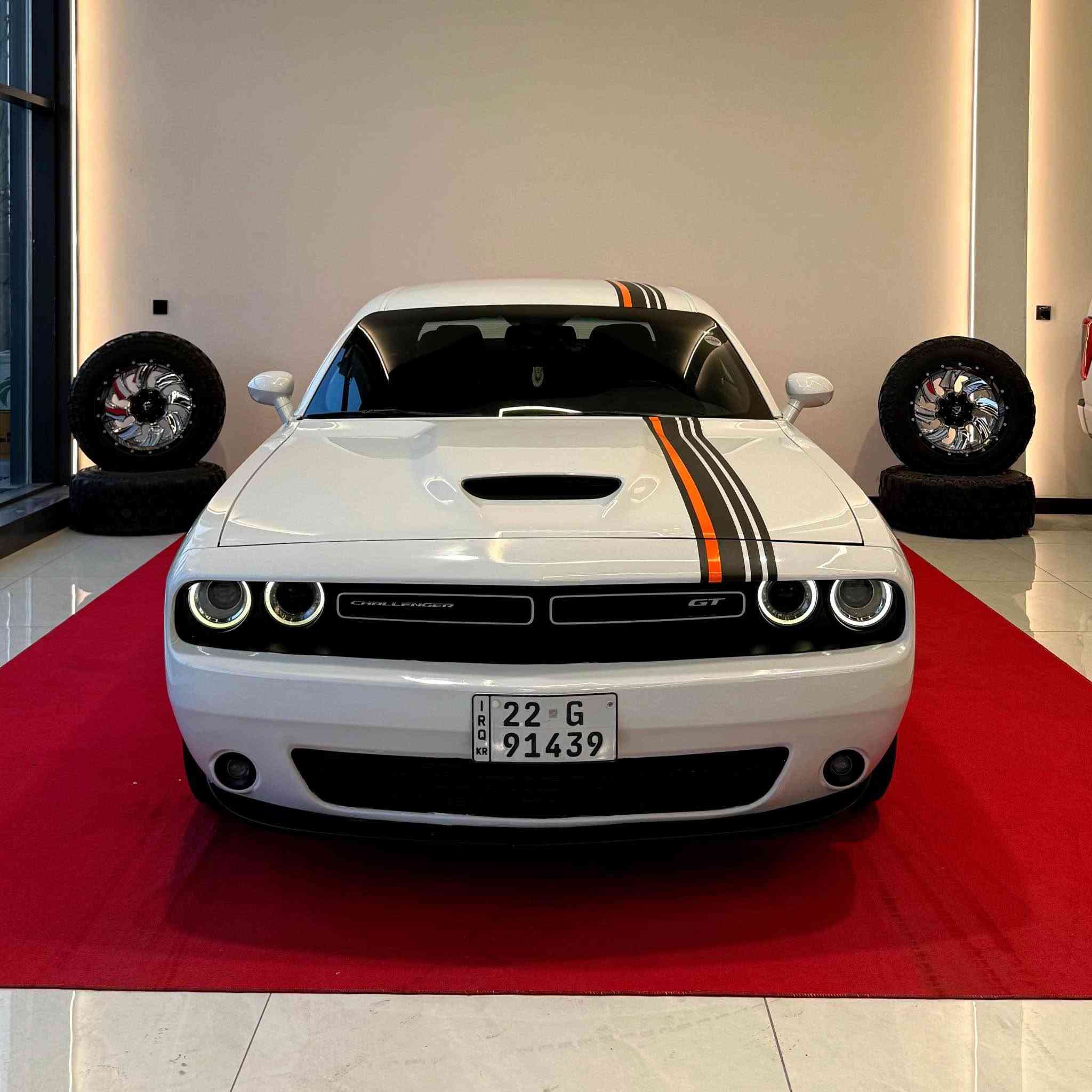 🛎🔱السلام عليكم 🔱🛎
للبيع سيارة دوج جالنجر جي تي
DODGE CHALLENGER - GT
موديل 2022
ماشي 61 الف ميل
لون ابيض ثلجي
 6 سلندر 3.6L
شفتات بالستيرن
كشن كهربائي
كاميرا خلفي دوارة
ويالة 20 انج بيلادي
بيه حادث جانبي باب عكس سايق مبدل بيلادي نفس الون و جاملغ خلفي صبغ
ايرباك بس بردة طاك 
صور الحادث و رقم شاصي موجود بالمنشور
سيارة جاهز من كل نواحي كير و محرك و تبريد و كهربائي كلشي بشرط 
سيارة موجود باربيل معرض تانك موتورز
سعرها 18800$
☎️***********
☎️*********** أربيل, العراق
