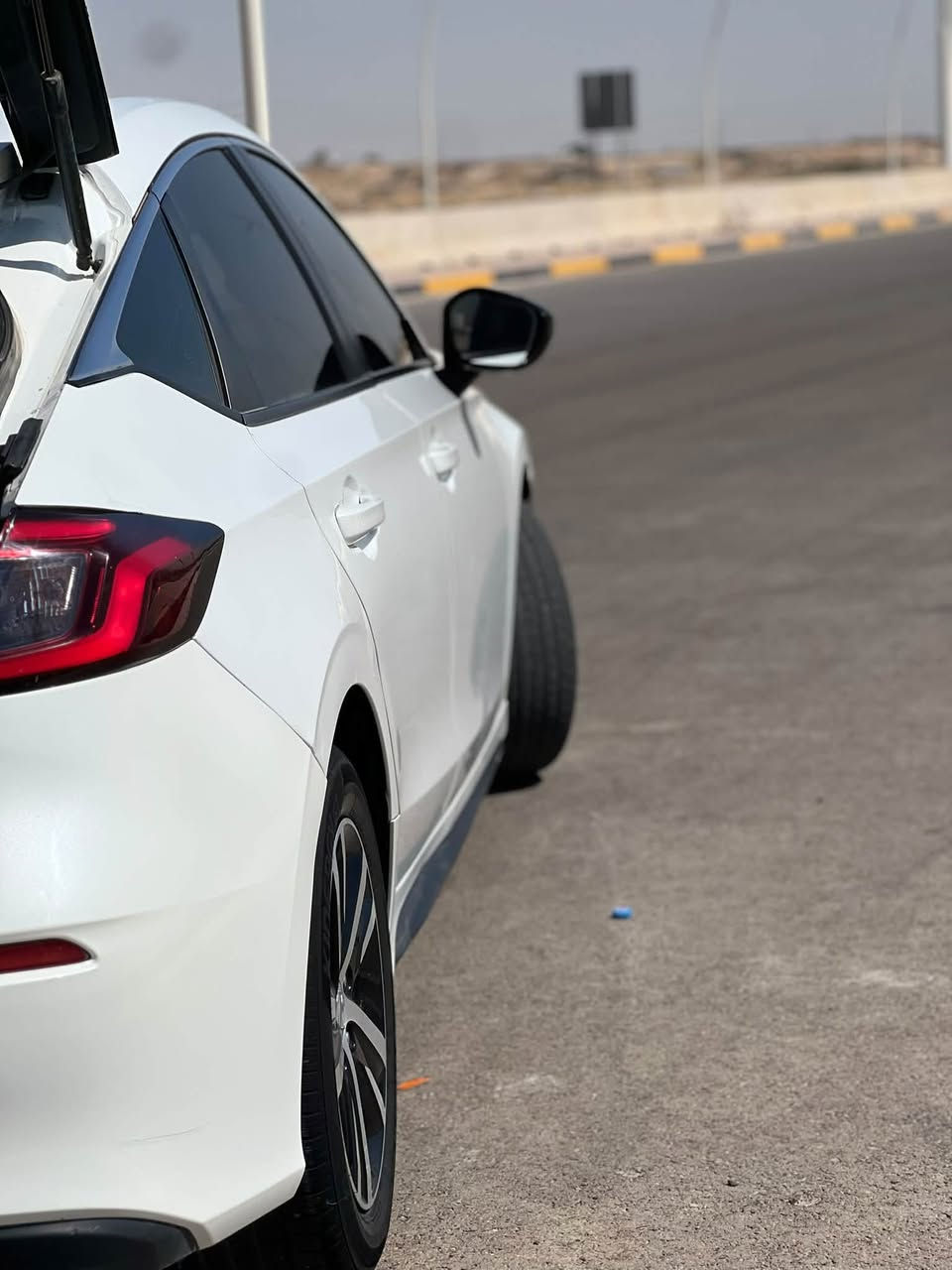 هوندا سفك موديل 2023
مكينه 2000
كير SVT 
داخل اسود السياره بمنعى الكلمه جديده 
ضرر صندوق مبدل +بنيد 
السياره بدون رقم 
مكان السياره سامراء 
بيع او مراوس حسب القناعه 
***********
***********
