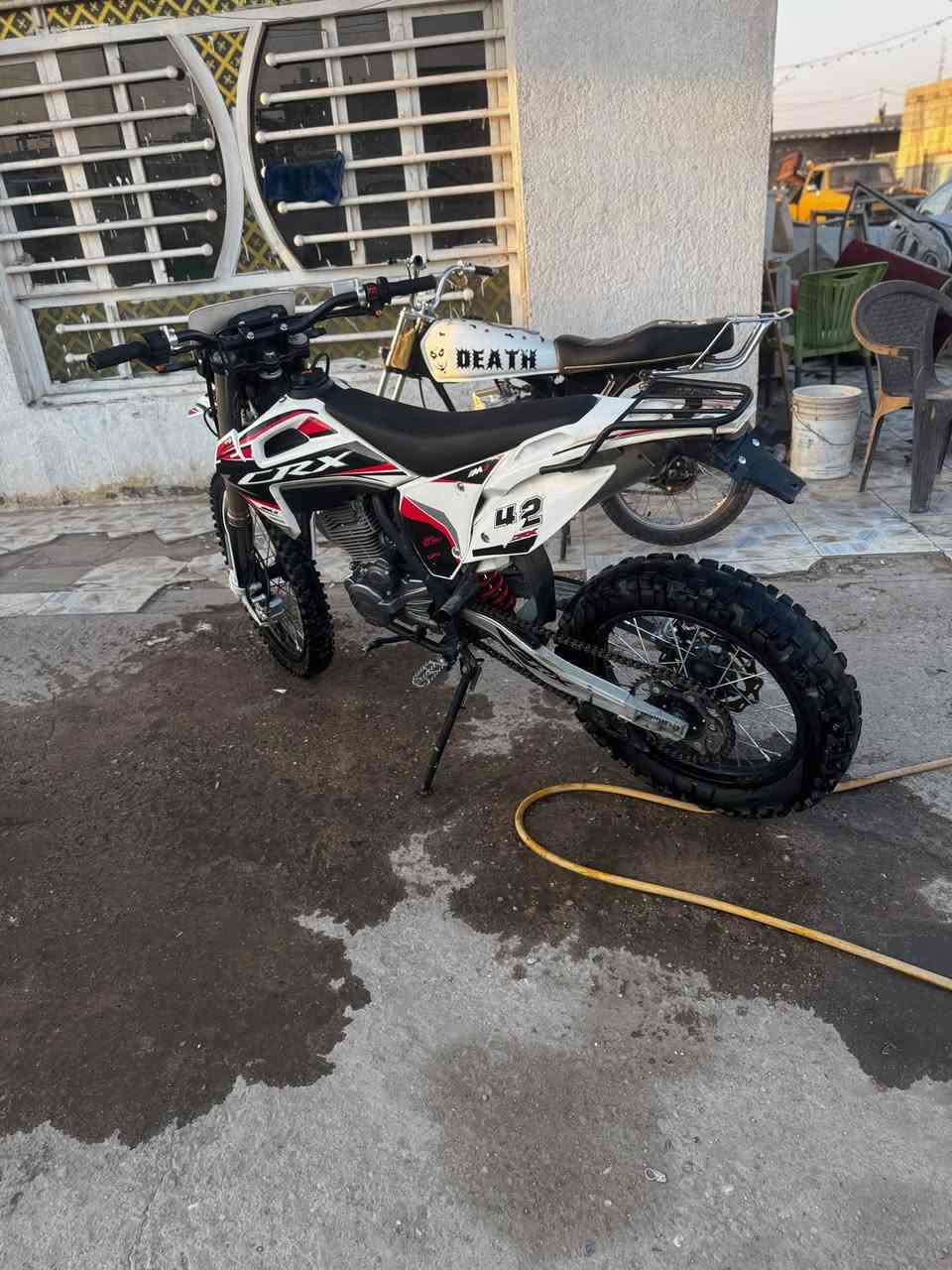 سلام عليكم قفاز حجم300كفاله موديل 25 دراجه جديده ما متعوبه مكينه ما مفتوح بيه برغي اوراق  سعر  مليون 600 الستفسار انتصل (***********)

