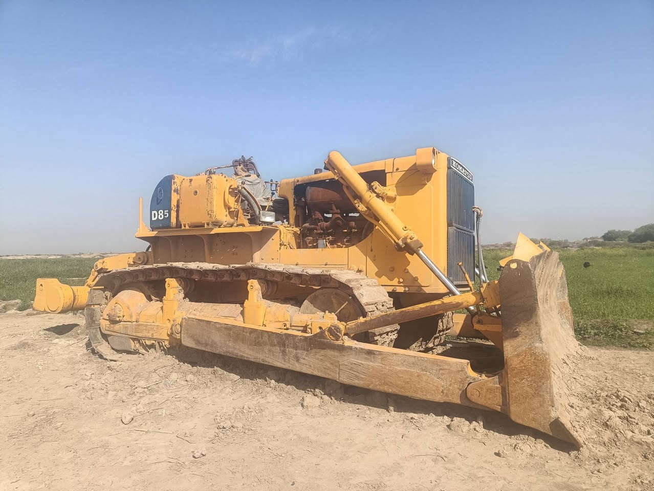 بلدوزر • كوماتسو D85 • موديل ١٩٩٨
