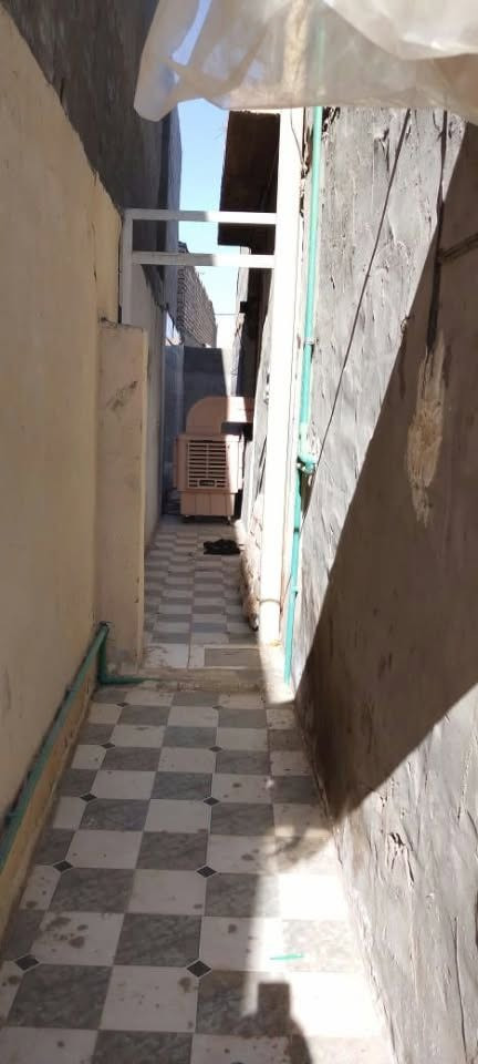 دار للبيع 250متر طابقين طهمازيه فرع مدرسة الهدف قرب الروائي الصغير الطابق الأول غرفتين وهول ومطبخ وصاله وطارمه جبيره وحديقه وممر داير البيت وصحيات داخليه وخارجيه والطابق الثاني غرفه وهول وصحيات وصطحين طابو زراعي 25للاستفسار اتصال ***********

