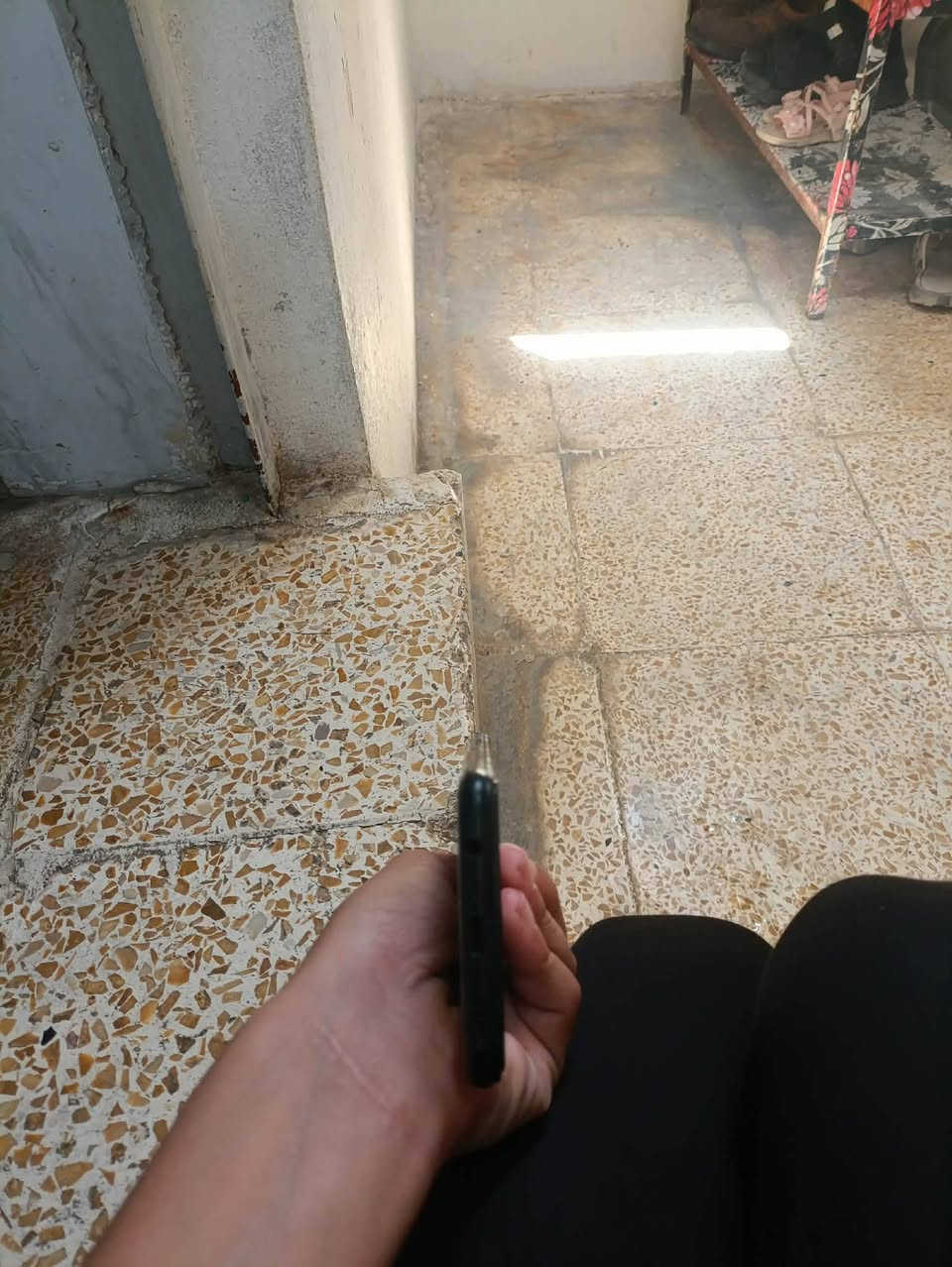 هذا الموبايل للبيع سعره 110 بمجال اللي يريده خليه يجيني على الخاص ويديك على هذا الرقم مبدله بس شاشه مره واحده وما شكل شرط***********
