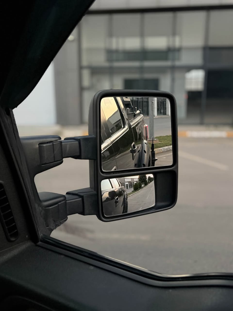 فۆرد (F-150) 
مۆدیل (2013)
بێ بۆیاخ سفری شەریکەی نیڤا
سوکان ڤۆلیۆم حەساس کامێرا شاشەی ئاپاد دەبڵ ئەکسل بێ مەسەرەف بێ وێنەیە
سیستمی سەیارەکە (غاز و بەنزینە )
سیستمی سەوتی صالۆنسای بۆ داندراوە 
کامل شکڵی گۆراوە بە راپتەر
(168$)
بۆ پەیوەندی کردن
کوردی (***********)
عربی (***********) السليمانية, العراق
