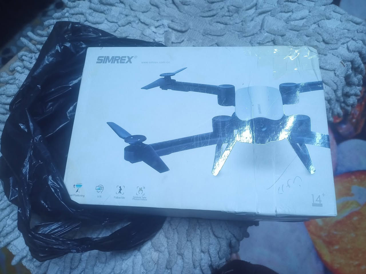 درون للبيع SIMREX x900
اسلام عليكم خذت هاي درون وما اعرف بيهة خلل مادري تحكمهة صعب واريد ابيعهة ماخذهة ب45 وصارت عليه ويه توصيل ب50 
شتطوني بيهة
عنوان بغداد سفير العبيدي
 تواصل واتساب ***********
