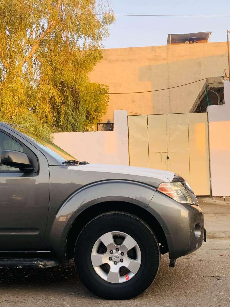 بسم الله الرحمن الرحيم 
نيسان باثفندر موديل 2008 ممشاها 171حقيقي
بسمي لحد 2030 سياره بيها جاملخ وباب من امريكا يعني بل عراق مامضروب محرك كير بشرط صدر 
جديد تايرات جديده 

(السياره تو ويل) سياره نضيفه من بره ومن جوه 
سعرها 115. بيها مجال 
***********

