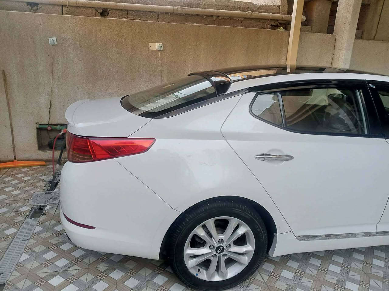 السلام عليكم 
كيا اوبتيما خليجي رقم بغداد مشروع وطني رقم مميزابيض صدفي موديل 11 محرك 2000 دوش .. تخم تاير باتري بانوراما مري شفط شفتات تبيترونك  ستيرن مازدات كله جديد منظومه تبريد جديده قبل يومين سوتها  تدفئه خير من الله مكفوله من الضربه السعر 117 وبيها مجال العنوان بغداد ابو غريب للاتصال *********** يتوفر واتس اب
