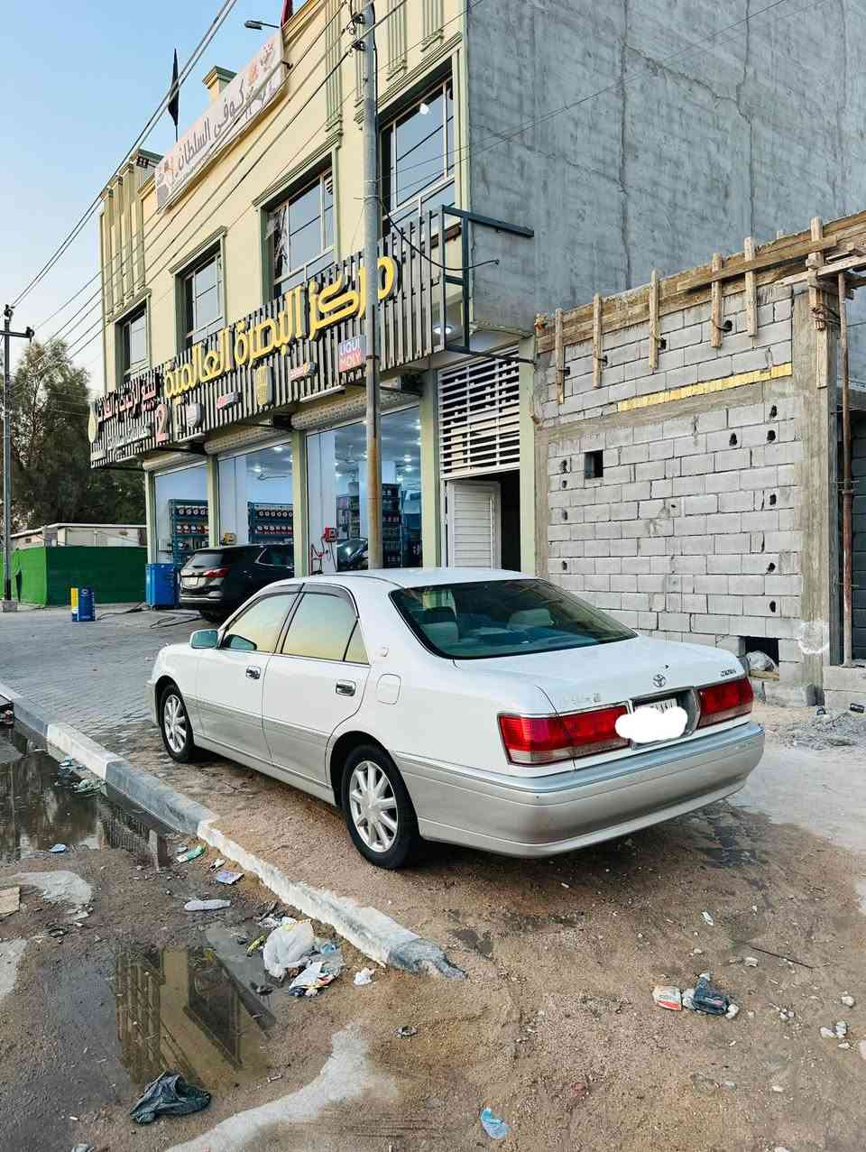 سلام عليكم جنون ملكة مديل 2003 تسجل جديد ما مدفوع كمرك سياره 4 دكم مرقمة بصرة وكالة اسوي عادي بيها ضربه بل جاملق الامامي ومصلحة سياره معروضة 90 وبيها مجال العنون البصرة وهذا رقمي ***********
