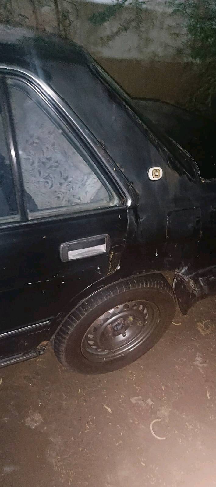 سياره للبيع كراون المدير 91 سياره حلوه المكينه جديده والكير جديد السياره كلش حلوه بس مهموله شوف العين احسن من الصور السعر 35 وبيها مجال العنوان البصره قضاء شط العرب التنومه الصالحيه 772 256 3206
