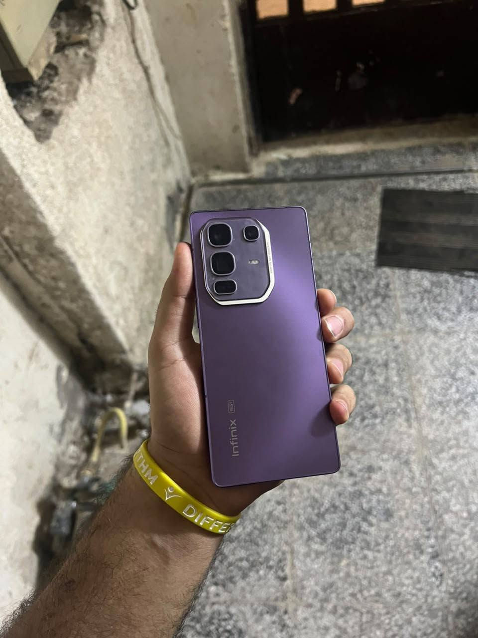 سلام عليكم
انفتكس نوت ٥٠ برو بلس 5g 
للبيع سعر ٤٠٠ قفل 
يوجود توصيل جميع المحافظات 
اي استفسار راسلني واتساب***********
