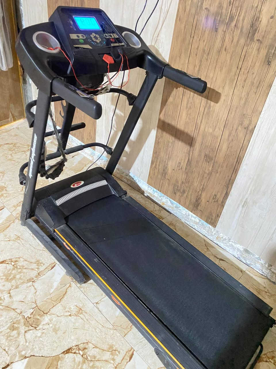 جهاز جري جديد سريع تخبل يتحمل وزن 130 وجهاز حرق الدهون البطن اشغل بي سعر 250و بي مجال 🏃 مكان بصرا شعبيه محطه القطار ***********
