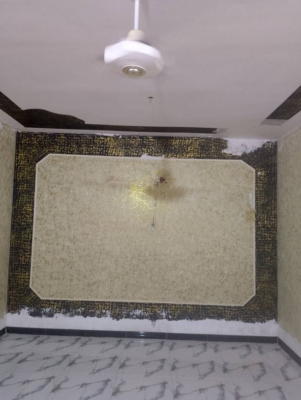 سلام عليكم بيت لبيع يحتوي عله غرفتين وصاله ومطبخ وحمام مكان بيت صوفيه بسوده قرب سباعي محمد حميد مساحه 450 طابو زراعي سند 25 رقم تلفون ***********

