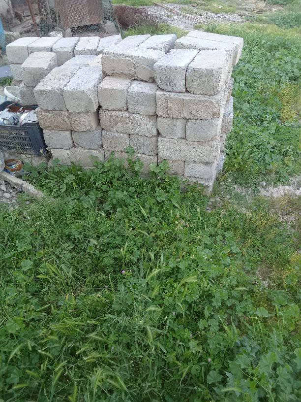 السلام عليكم ورحمه الله وبركاته ابلوك نضيف للبيع أكثر من ١٠٠ ابلوكه للبيع ادفع سعر***********/***********
