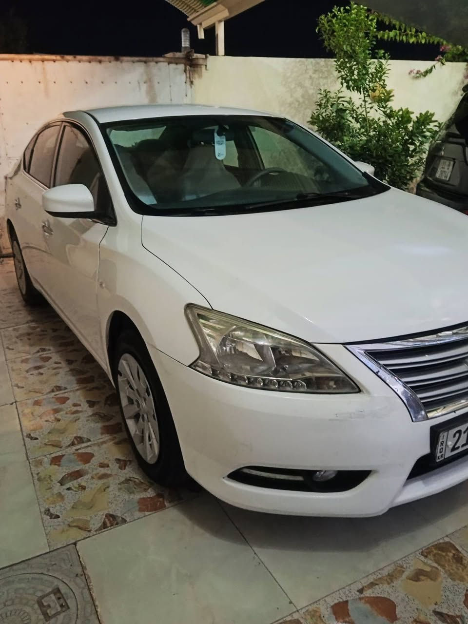 نيسان سنتره 2019مكفوله السعر115ورقه العنوان ديالى ***********
