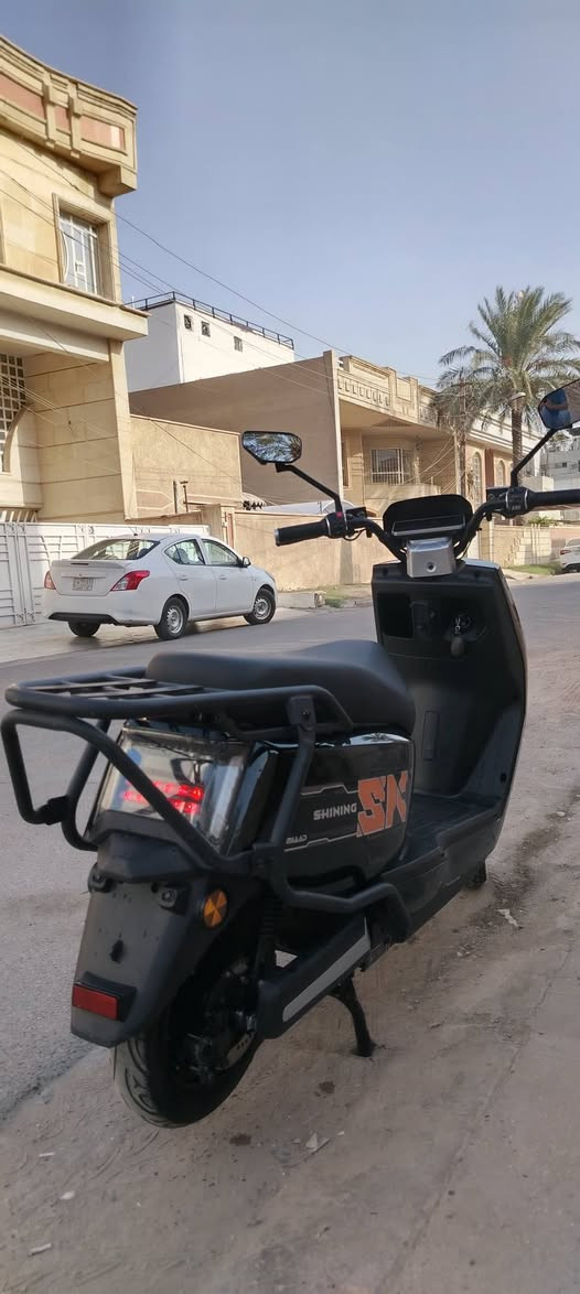 دراجة شحن • ٦ بطاريات • شاشة آيباد