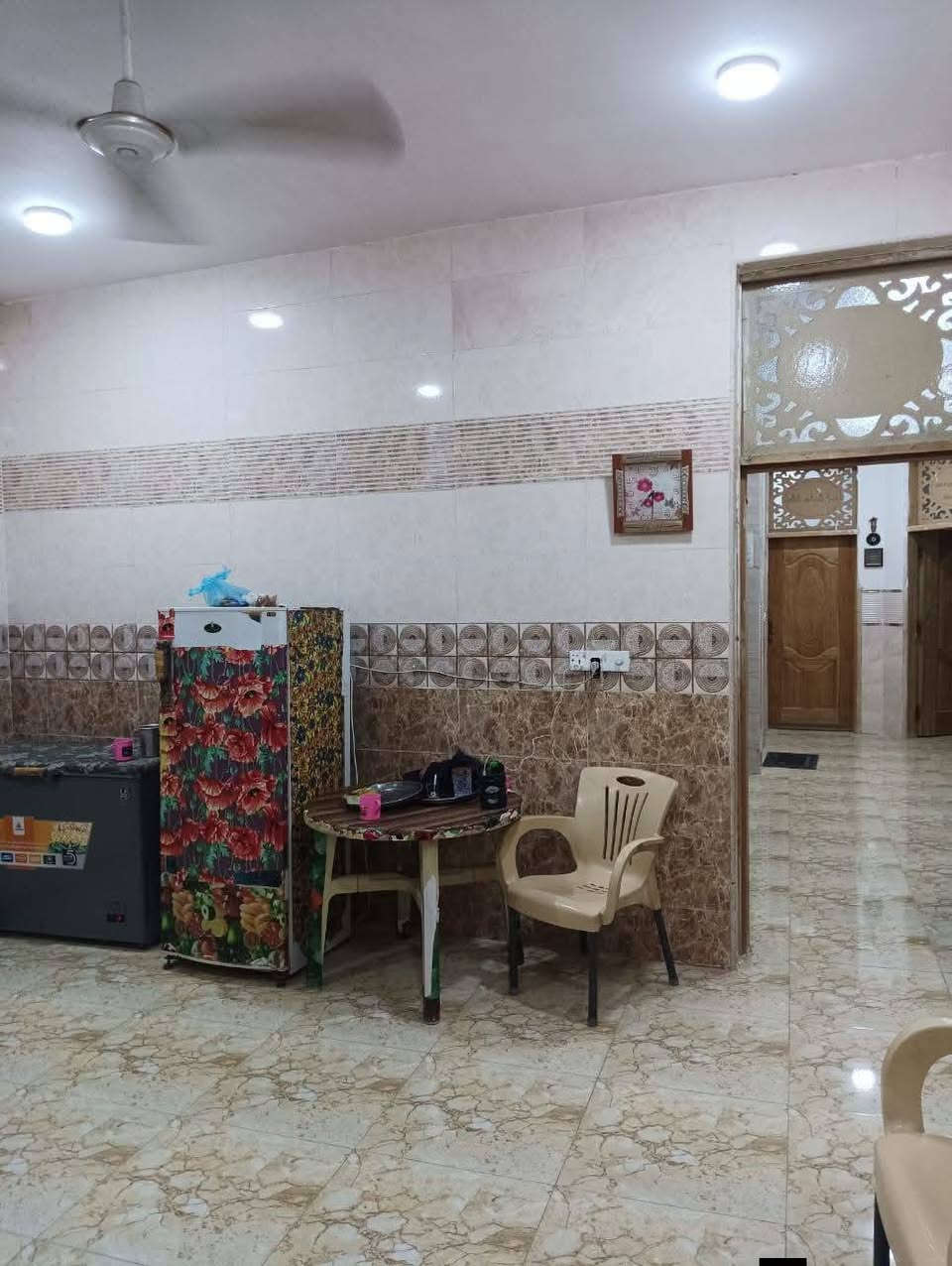اللهم صل على محمد وآل محمد
دارللبيع ٢٠٠متر طابو زراعي سند25 بأسمي تحويل مباشر
حله داخل الطهمازية حي فرزدق خدمات مي كهرباء تبليط 
غرفتين نوم وكليدور واستقبال ومطبخ وصحيات داخل وخارج ومناور. بناء حديث 
***********
