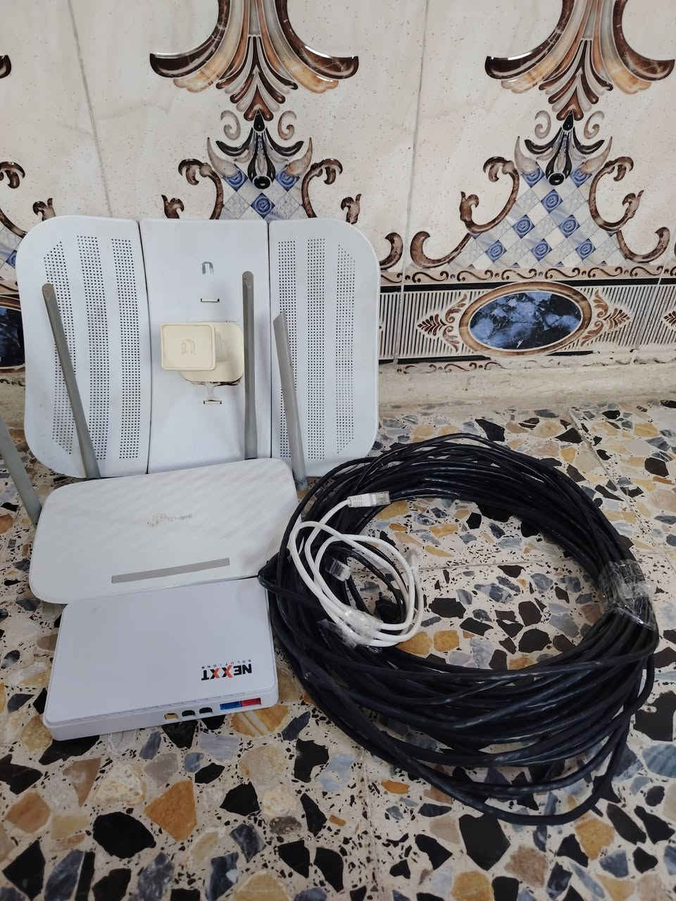 السلام عليكم ورحمة الله
منظومة انترنيت كامله للبيع  راوتر تبننك 
وصحن واير وybs مكاني بالنجف للتواصل ***********
