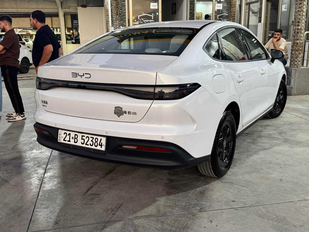 BYD SEL 05    
هيچى پيوه نييه نه شوخت نه ته عديل نه بوياخ 
ته نها  5000 هه زار ڕۆشتوه ئه شياى بيلادى له گەڵە 
به ناوى خومه وه يه 
شوين سليماني 
***********
*********** السليمانية, العراق
