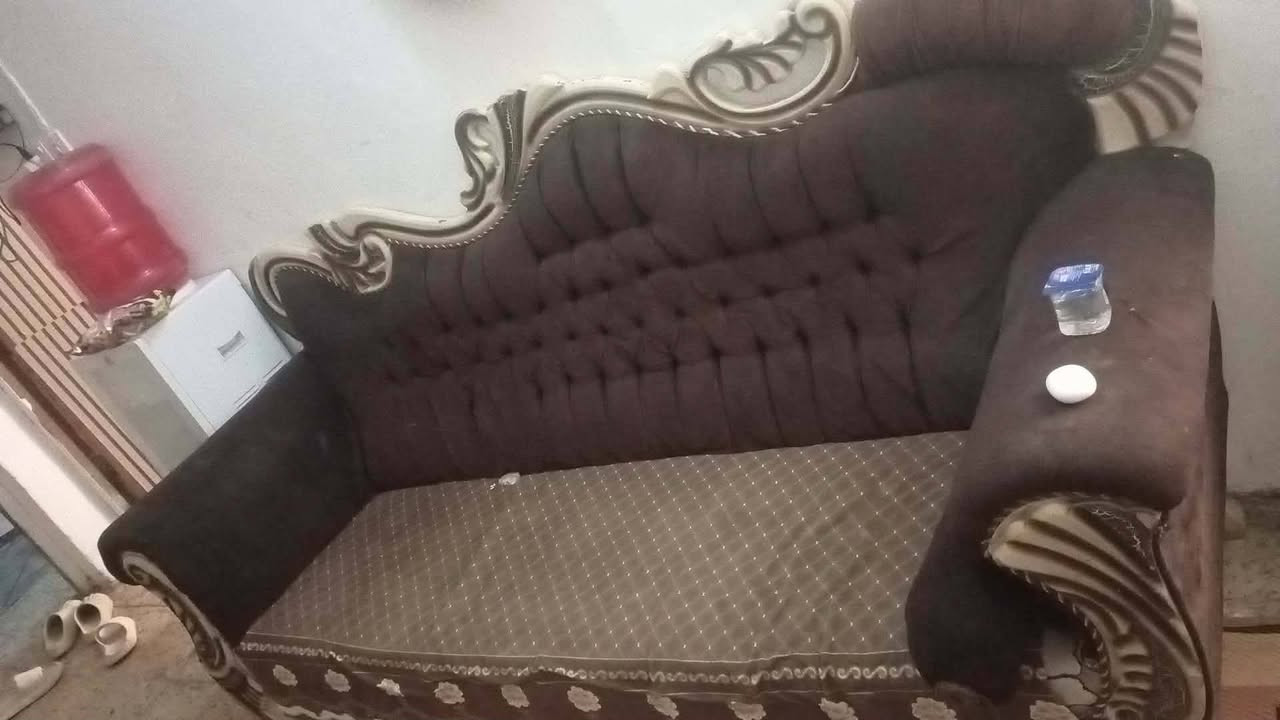 السلام عليكم. تخم للبيع استعمال قليل من عشره مقاعد العنوان حله شارع الحسينيه من يرغب بالشراء الاتصال على الرقم***********
