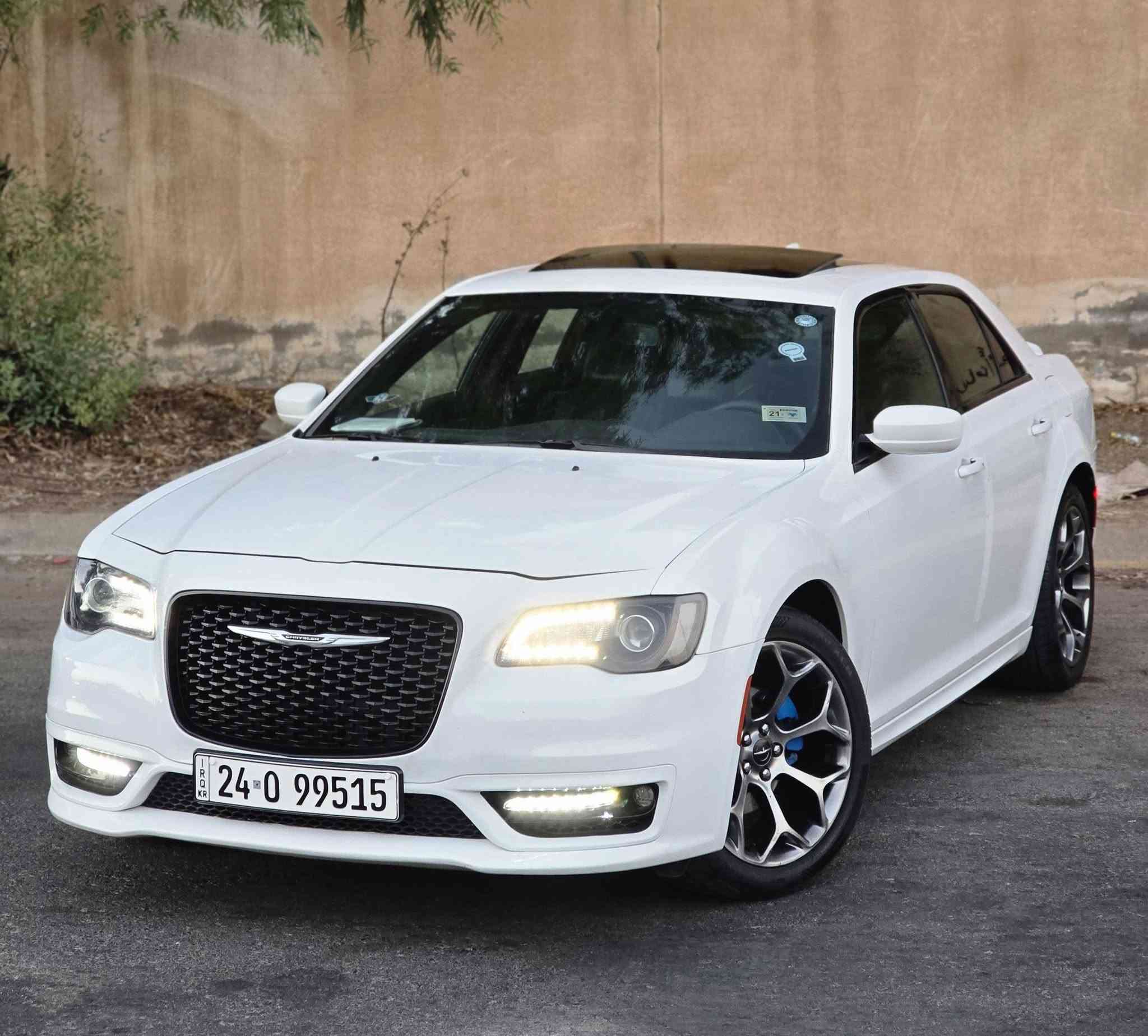 السلام عليكم الاخوان ..
كرايسلر 300s 2018 ..
وارد كندى ماشية 73 مايل ..
كير محرك بشرط مامفتوح .. 
سيارة مواصفات اس معروفة مواصفاتها ..
تبريد صدر حدادية كلهم بشرط مابي مصرف 
سيارة بدون صبغ فقط بي ٤ اصابع pdr ..
كلش نضيفة سيارة احلي من صور ..
مكان سيارة اربيل ..
***********
