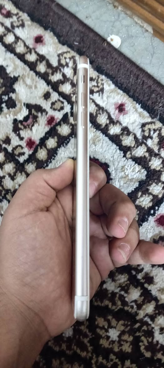 السلام عليكم ايفون 7ابلاص كله ابلادي فقط كامره سلفي امبدل بطاريه72نضافه فول سعر 110وبي مجال اتواصل عرقم *********** يوجد واتساب
