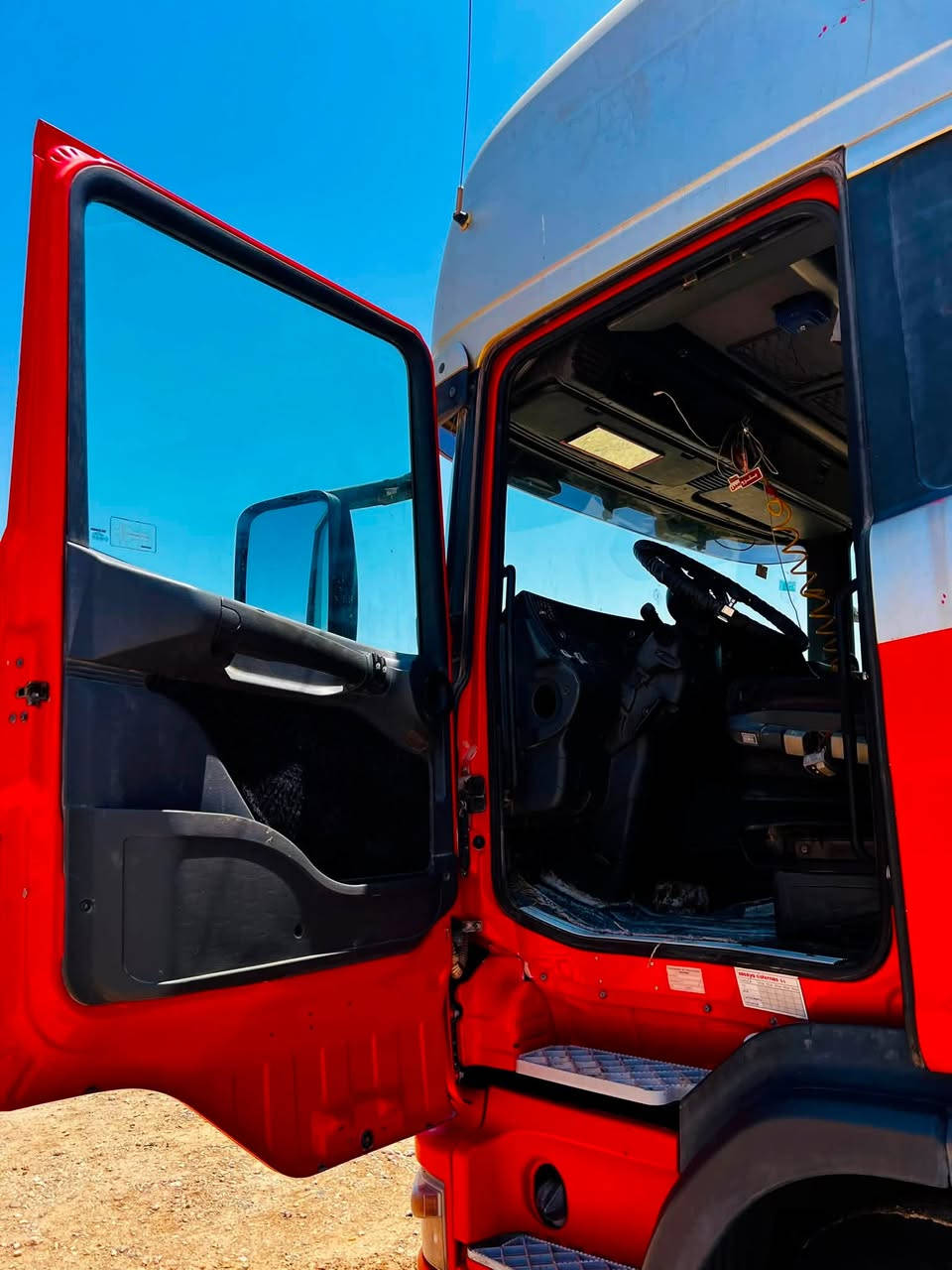 سكانيا (Scania 124L420) للبيع ..

الماركة: سكانيا (Scania) - الفئة الرابعة (Series 4).
• الموديل / الطراز: 124L.

 قوة المحرك: 420 حصان (HP 420) - محرك سعة 11.7 لتر
(6 سلندر خطي توربو). محرك  وبككس بحالة ممتازة
موديل 2003 گير رتايدر تبريد ممتاز

گير عادي العنوان (الانبار القائم حصيبه)

للأستفساار(***********)
