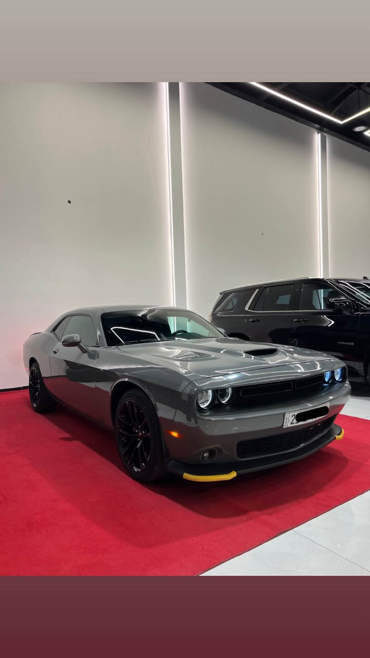 عربي / كوردى 

🦅 دوج تشارجر 2023 LAST CALL 🩶
لون سمتي مميز 🔥
SXT | ماشية 42,000 كم فقط

✨ المواصفات:
• شاشة + حساسات
• كشن كهربائي
• سماعات Alpine
• تشغيل عن بُعد + تحديد سرعة
• رقم وسنوية جديدة
• سيارة نظيفة جداً
• بدون حادث وبدون صبغ داخلي
• الإيربكات كلها سليمة وما طاگت
• محرك وگير كهربائي وكلشي على الشرط
• مسوي عليها تحديثات خارجية بشكل SRT

🚘 سيارة جاهزة، ما تحتاج أي شغل أو مصاريف.
📄 تقرير Copart موجود
🔑 السيارة باسمي وتحويل وكالة بشرط

📱 كورك / WhatsApp / Viber
***********

🚘 دۆج چارجر 2023 | SXT 🩶🦅

دۆج چارجر 2023 زۆر خاوێن و بێ کێشە، تەواو ئامادەیە بۆ فرۆشتن!

📌 زانیارییە گشتییەکان:
• مواسەفات: SXT
• ڕەنگ: چیمەنتۆیی (سمەتی) زۆر تایبەت 🩶
• تەنها 43,000 KM ڕۆیشتووە
• شاشە و حاسە
• کورسییە کارەباییەکان
• شەخال / Remote Start
• دیاریکردنی خێرایی
• سیستەمی دەنگی Alpine 🔊
• ژمارە و ساڵنامەی نوێ
• هیچ شەخت و نوقەیەکی نییە، سەیارەکە زۆر خاوێنە ✨

🔧 دۆخی سەیارە:
• تەنها دوو پارچە کاری لەسەر کراوە: چەمەلەغ و بۆنید، هەروەها کەمێک کاری جەمەڵەغی دواوە
• بۆنیدەکە گۆڕدراوە بۆ شێوەی جوانکاری SRT 🔥
• بێ دەواخلی ناوخۆ
• بێ حادیسەی قورس
• ڕاپۆرتی Copart لەگەڵدایە بۆ دڵنیایی
• هەموو Airbag ـەکان ساغن  ✅
• گێڕ، مەکینە و سیستەمی کارەبایی سەدی سەد لەسەر مەرج

📝 مامەڵە و تەحویل:
• سەیارەکە بە ناوی خۆمە
• تەحویل و وەکالە بە شەرت
• هیچ خەرجییەکی پێویست نییە
• ژمارە و ساڵنامە نوێیە و سەیارەکە تەواو ئاماده يه  🦅

📞 ***********
Korek | WhatsApp | Viber أربيل, العراق
