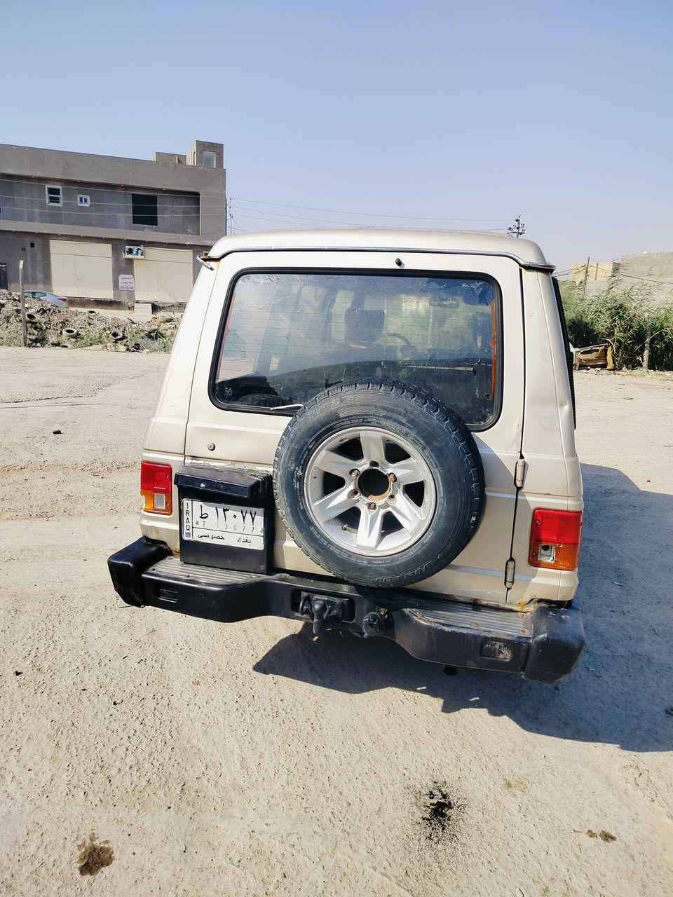 السلام عليكم باجيرو موديل 90 رقم بغداد تحويل مباشر مكينه وكير ونجي 4 سلندر لاتنقيص ولا تبخير كير اوتو 
كهربائيات شغاله دواخل نضيفه مكان السيارة بابل الحمزه الغربي 
السعر بلاش 20 وبيه مجال بسيط 
موبايل ***********
***********
