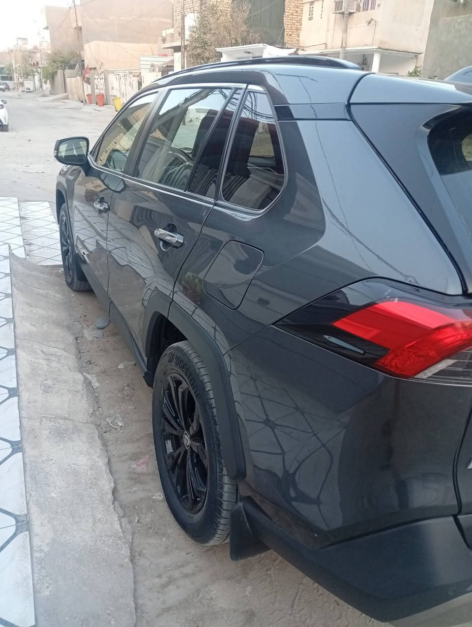 سياره راف فور 2023وارد ياباني محور شركه هايبرد فول لفول مرقم حادث فقط دعاميه اماميه جديده سياره 170ورقه ***********

