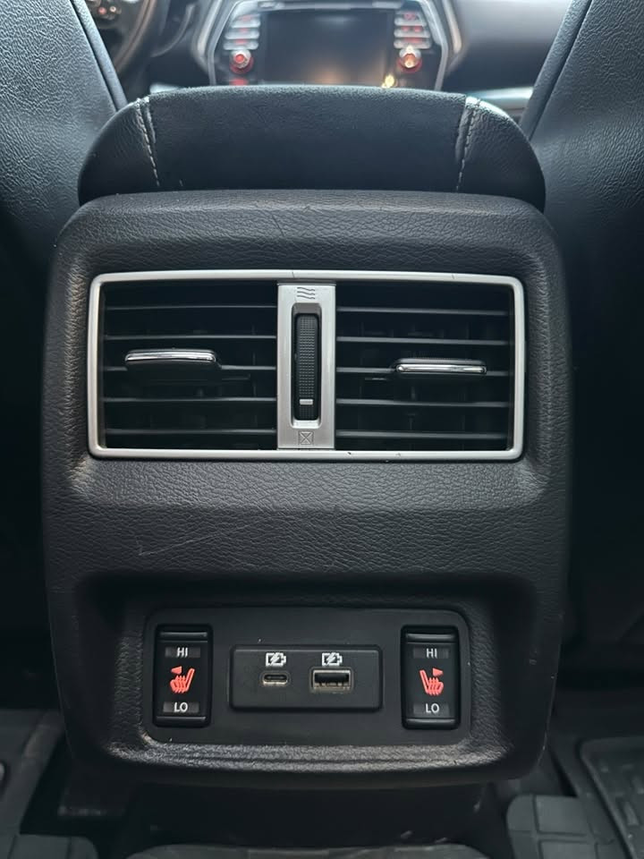 Nissan maxima 2019 SL Full
نيسان مكزيما SL مواصفات كندي
ما شاء الله سياره كلش نضيف و حلو
ما بيه أي نقص توني سويتلهة سيرفس
دهن کیر و محرك و فلاتر جديد حتى فلتر مال بنزين جديد 
جاملغين امامي صبغ و بيها طبعتين صبغ
ارباك فقط كتف سائق طاك و مبدل بلادي
سنوية بسمي تحويل ثاني يوم 
ماشيه ١٢٨ مايل
سعر 145 بیها مجال
شوف السيارة عالطبيعة أحلى هواية من الصور
واتساب ***********
