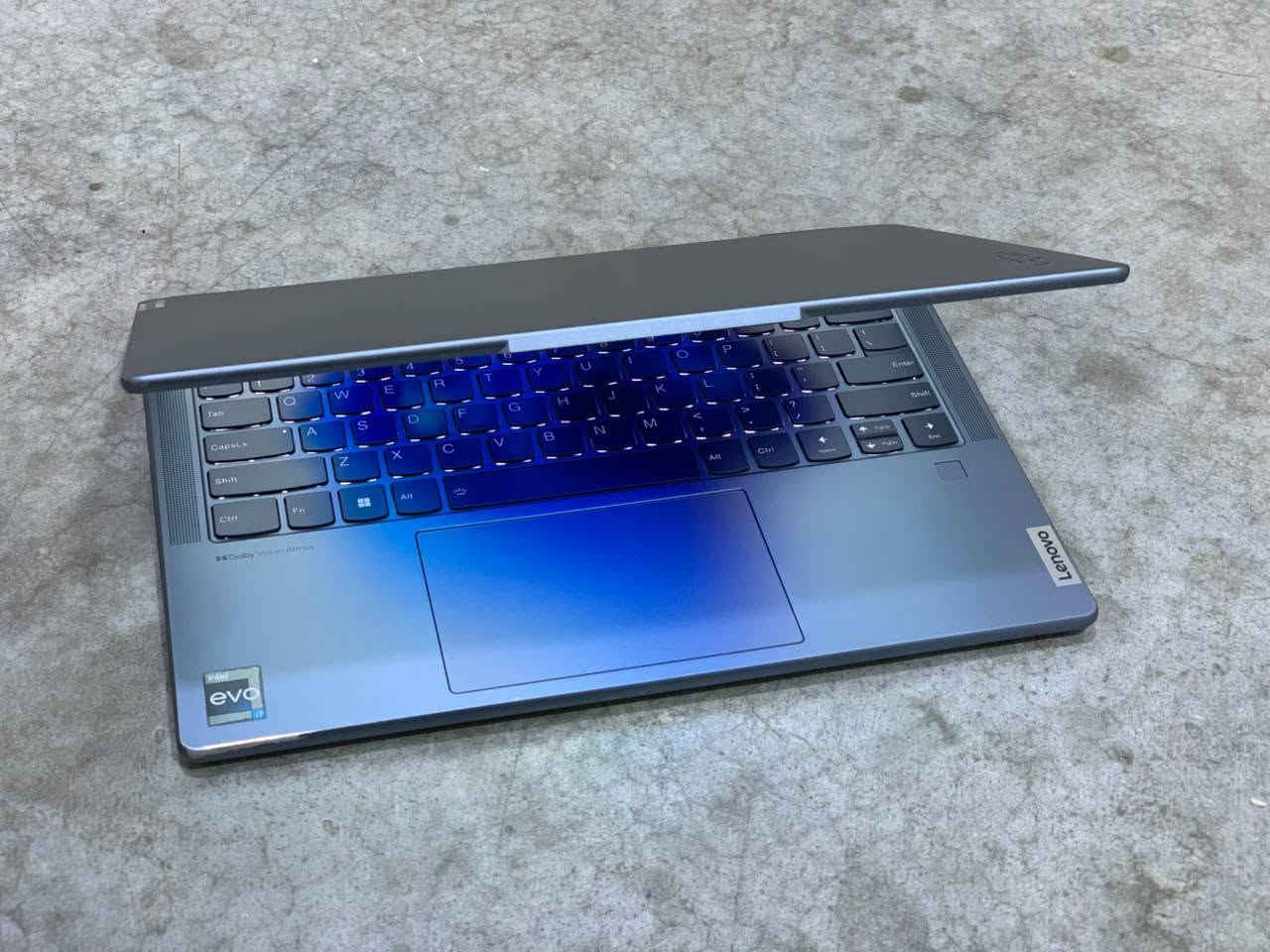 لينوفو Yoga 7i • كور i7-١٢ • ١٦ جيجابايت رام