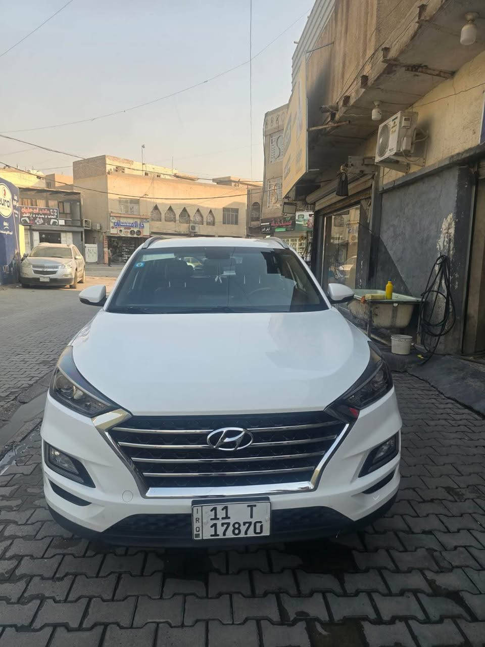 السلام عليكم
توسان 2019
وارد خليجي شركة الكاصد
بيها صبغ اقل من شبر يم قبق البانزين او رصعه صغيرة بالباب الخلفي 
بيها سونار بيه التفاصيل الباقية
رقم بغداد ب اسمي تحويل ثاني
 يوم
ماشية 56 الف كيلو حقيقي
المواصفات:
مكينة 2000 دوش
عدد المس
تبريد قطعتين
تحكمات ستيرن جهتين
شاشة أعطال
ويل 18 خمسه ويل 
3 أنظمة قيادة (نورمال / ايكو / سبورت)
حساسات خلفي
يدات أبواب نيكِل
كامرة خلفية دوارة
مرايا جانبية شفط
إشارات في المرايا الجانبية
شاشة أندرويد
ليد ضوء أمامي
بلوكترات أمامية في الأسفل
مرآيه القيادة كهربائية (تعكس الضوء لتقليل الإزعاج للسائق +
 شاشة الكامرة الخلفية تعرض عليها)
سايد بريك برجل
 
السعر 180 او بيها مجال بسيط 
العنوان بغداد الحرية البستان 
رقمي *********** وتساب بغداد, العراق
