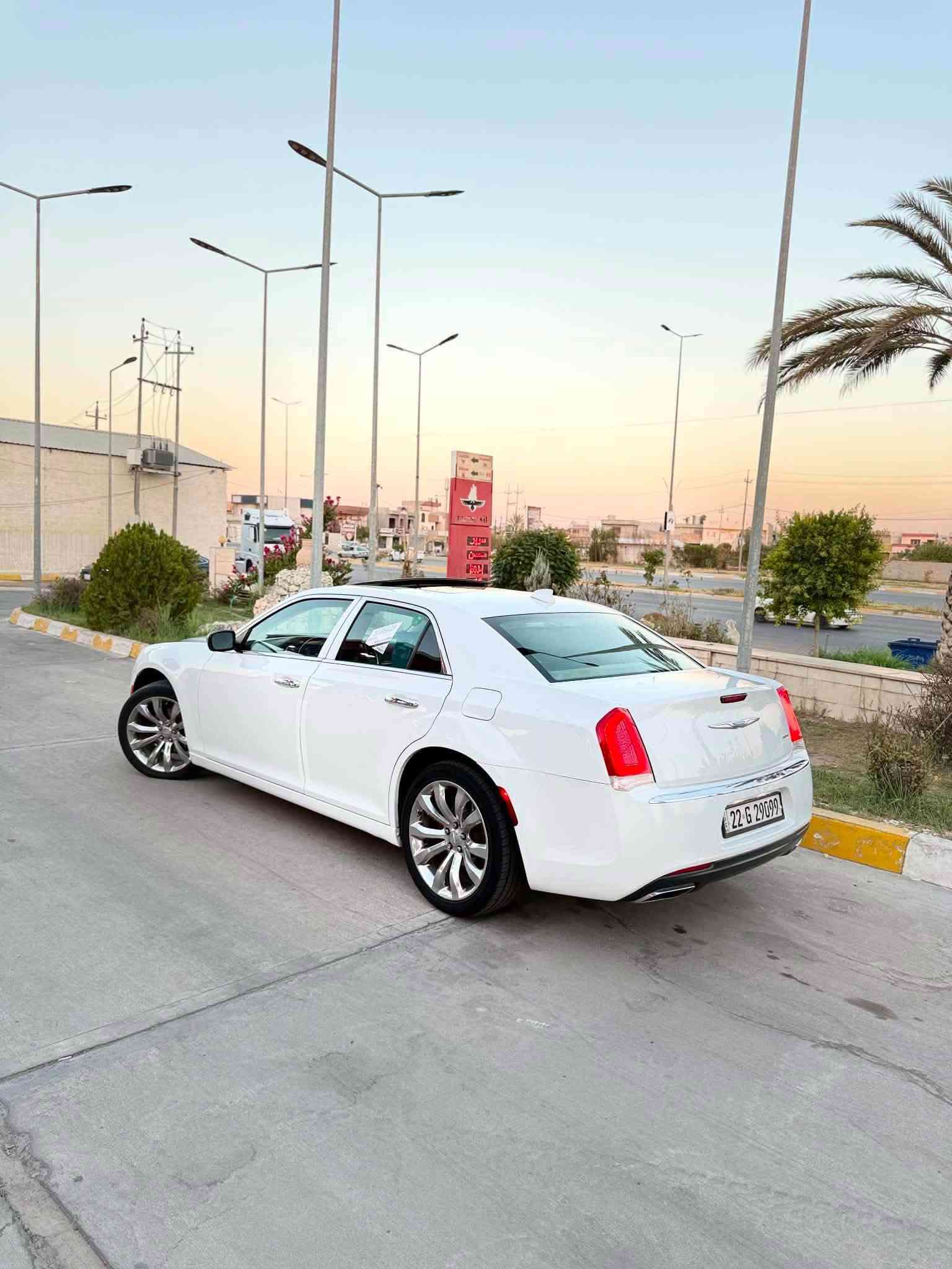 السلام عليكم
اوباما2016 c  بدون صبغ داخل عسلي

 

سعرها 228

كل نواحي ماشيه150

اللون ابيض ثلجي ⚪️

المواصفات 

 بصمه  

بانوراما  

تشغيل عن بعد 

كشن امامي تدفئة تبريد

تحكمات أستيرن 

مري هيتر قلابه 

تبريد قطعتين

 

وباقي مواصفات المعروفه رقم اربيل  سنويه ورقم كله جديد تحويل ثاني يوم

مكان السياره / كركوك

ملاحضه بيه مكانين بارد صغار ولباقي مكفول السياره كفاله  

 

للاتصال 

***********
