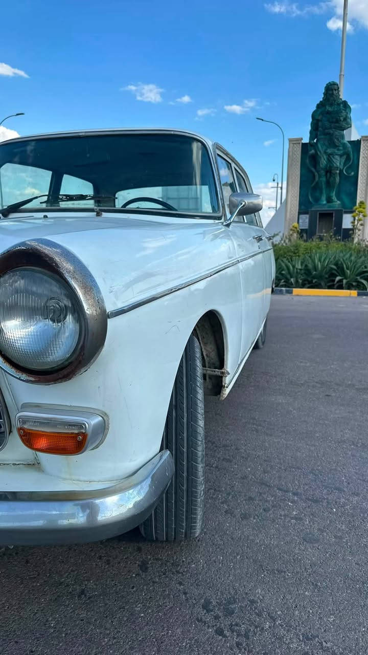 السلام عليكم
بيجو 404 موديل 1974 سياره كلها على البلاد كلشي شغال 
صبغتها كلش حلوة 

سيارة تبريد ثلج 

مكينه كير كهربائيات كله شرط جديد 
كلج كامل وعنبار واتر بم وكابريتر وتخم تاير هسه شادهن جدد مؤسسه 
وصندوكها بي غراض مؤسسه فلاتر دهن 4 ديلكو ماصدا سكنات زنجيل قوايش عطرات يدات جام يدات اشاره تخم واشرات دبل دسكات خلفي امامي فلنجات كله وياها 

سياره رقم انكليزي باقي عله الاستلام بغدادبأسمي 
مكاني الاعلام 

سعر 95 بيها مجال

 واذا اكو مراوس  دزلي خاص

***********
