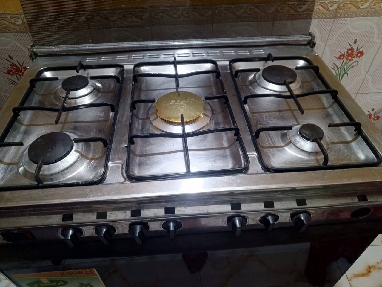 سلام عليكم طباخ  وفرن شغال للبيع لسعر 275 وبي مجال بسيط نارة زرگه  بلادي نضيف كلش العنوان ناصريه سوق الشيوخ 
***********
