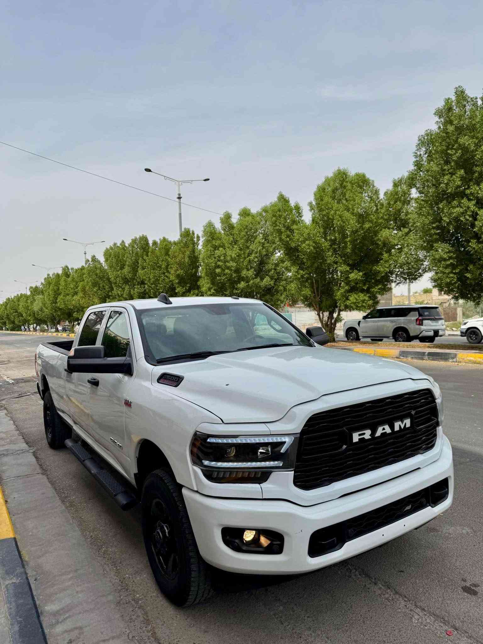 رام ٣٥٠٠ • V8 ٦٫٤ • ١١ ميل