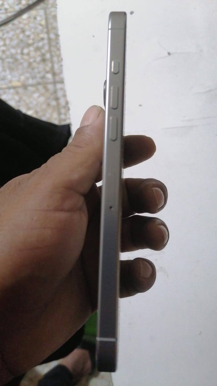 آيفون ١٦ برو ماكس • ٢٥٦ • بطارية ٩٠٪