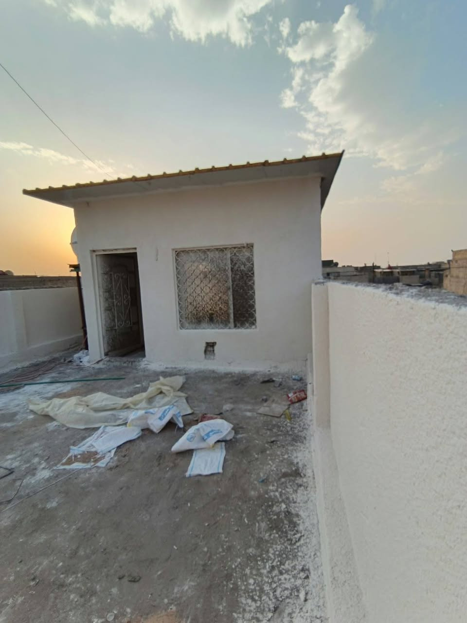 سلام عليكم خلفه لبخ ونثر صبغ شغل درجه والىء متفرق حالين وسعار مناسبه ***********
