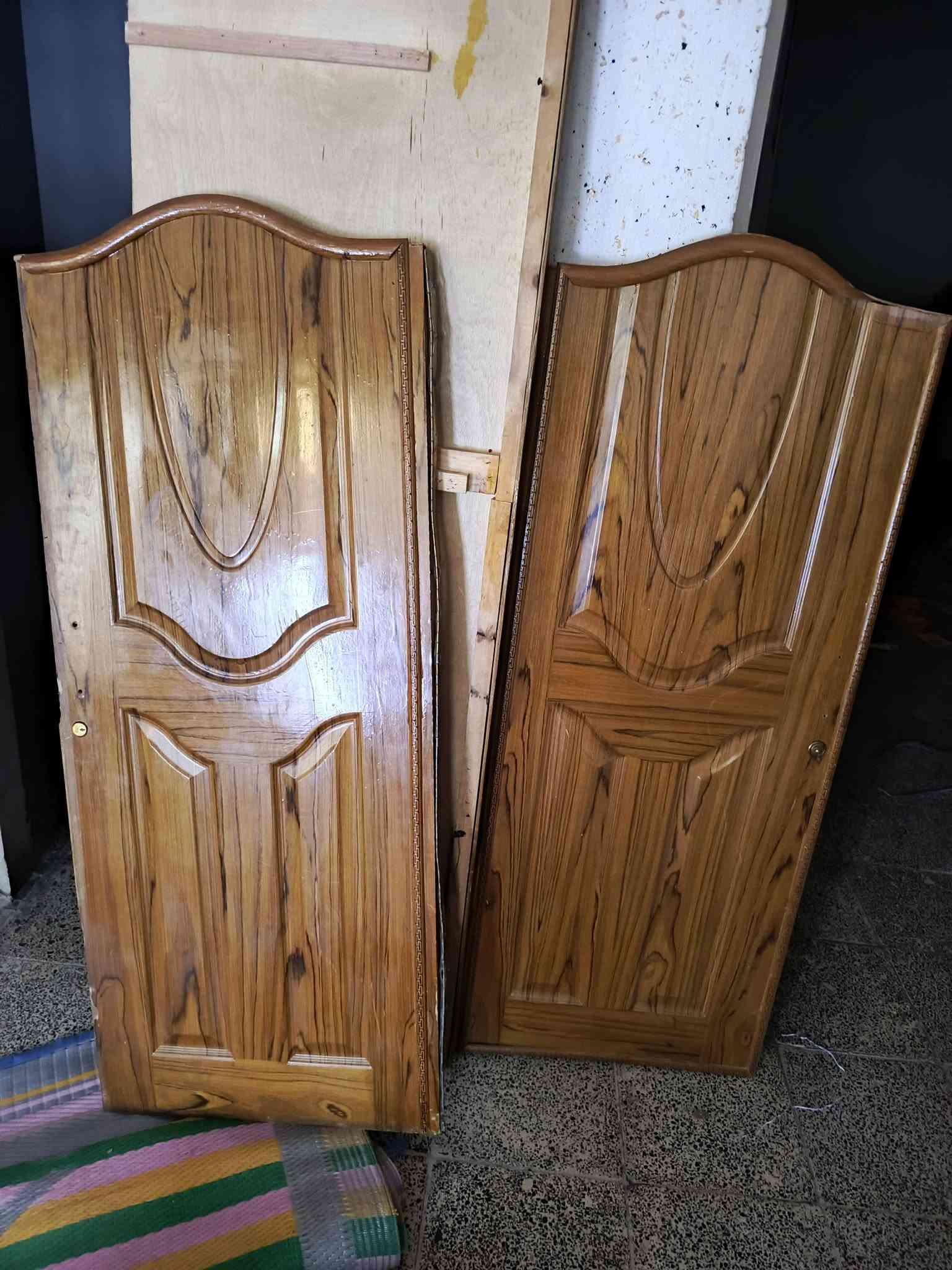 سلام عليكم ميز مكتب او ميز دراسة للبيع جديد كلشي ما بي وبايسكل  جديد وعندي كنتور خشب اربع بيبان الله شاهد كلشي ما بي لو ما مفتوح اصورة بس لان انتقلت لغير بيت والبيت صغير واريد ابيعهن الميز

 ***********
