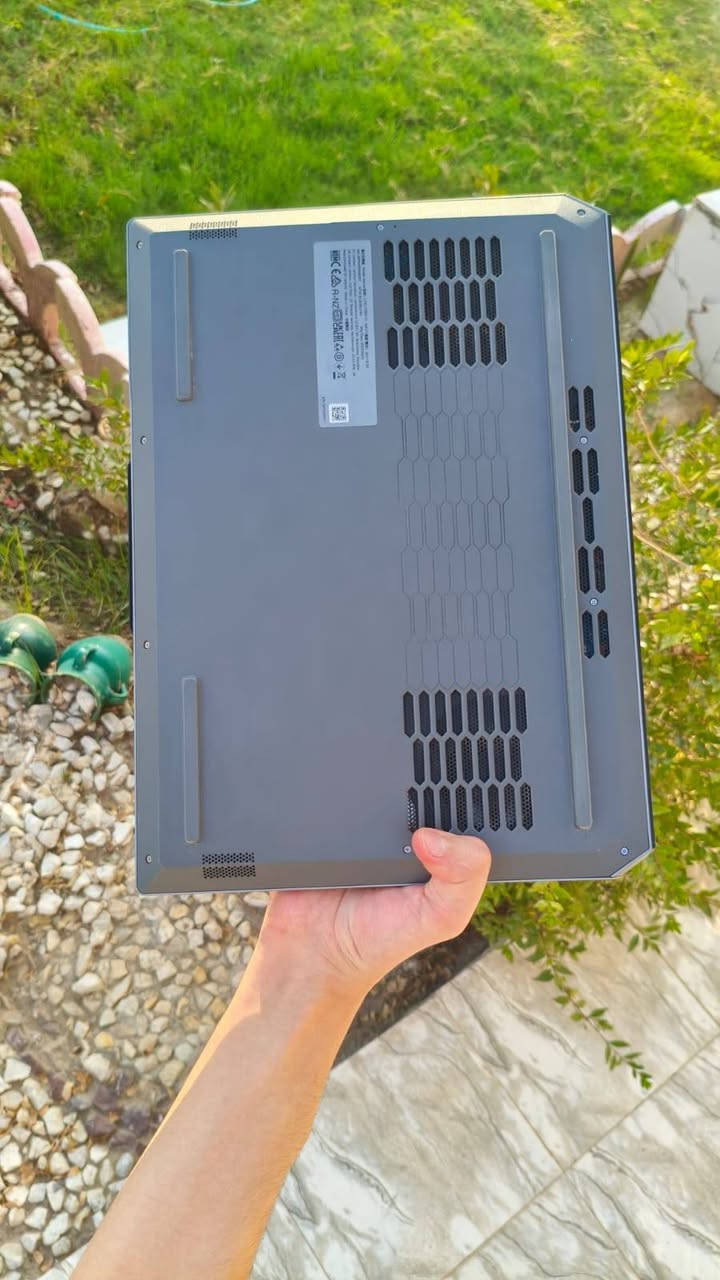 لابتوب گيمنگ لينوفو اخت الجديدة
Lenovo LOQ 15IRX10
CPU: i7-14700HX 
GPU: RTX 5060 8GB
RAM: 16GB DDR5 5600M/s 
SSD: 512GB M.2 GEN 4
Screen: 15.6i FHD 144Hz
استعمال عدة اشهر فقط 123 دورة شحن
بكارتونته وشاحنته الاصلية 170W
بطارية حالة 97%
وضمان الوكالة باقي 13 شهر
سبب البيع هو رغبة بشراء تجميعة 
السعر هو 1,800,000
مكاني ديالى بعقوبة
رقم هاتف ***********

