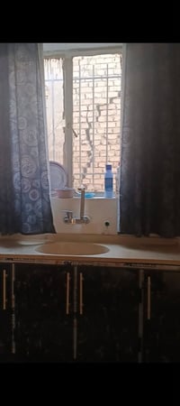 كاونتر وسنك محلق مستعمله قليل نظيف للبيع  سعره  400 الف وبيه مجال  الع...